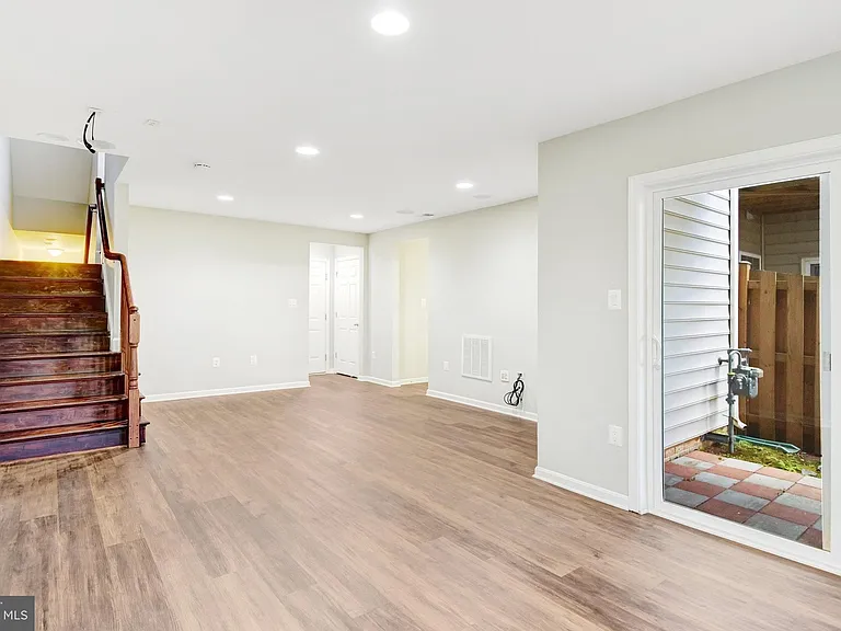 24803 Mason Dale Ter — Photo 30