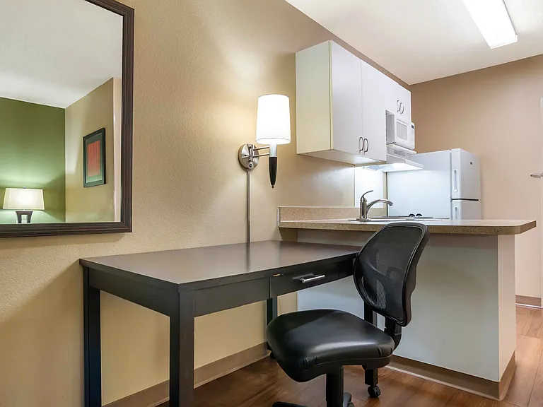 Studio Suite - 1 Queen Bed