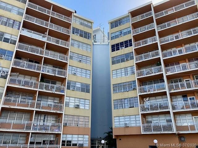 1st image of 2025 NE 164th St APT 1017