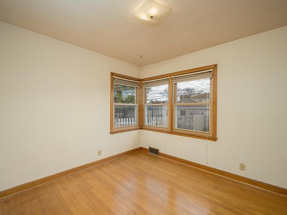 5th image of 3170 S 36th STREET