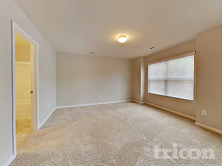 2046 Aragon Ln — Photo 6