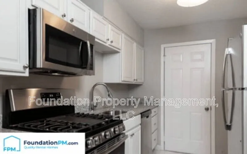 2 bed, 1.0 bath, 700 sqft, $725 — Photo 3