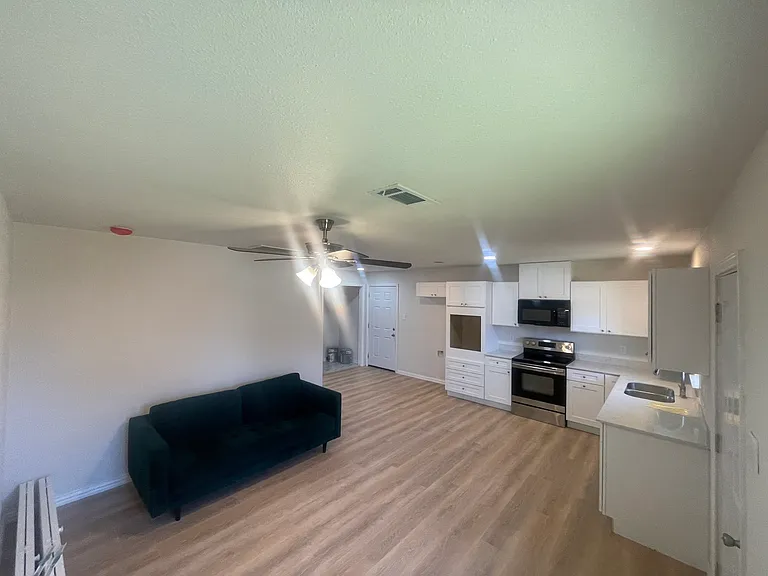 103 McKinley St — Photo 3