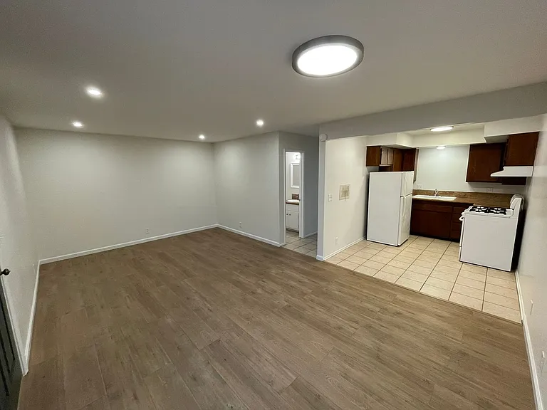 420 Ellwood Beach Dr — Photo 15