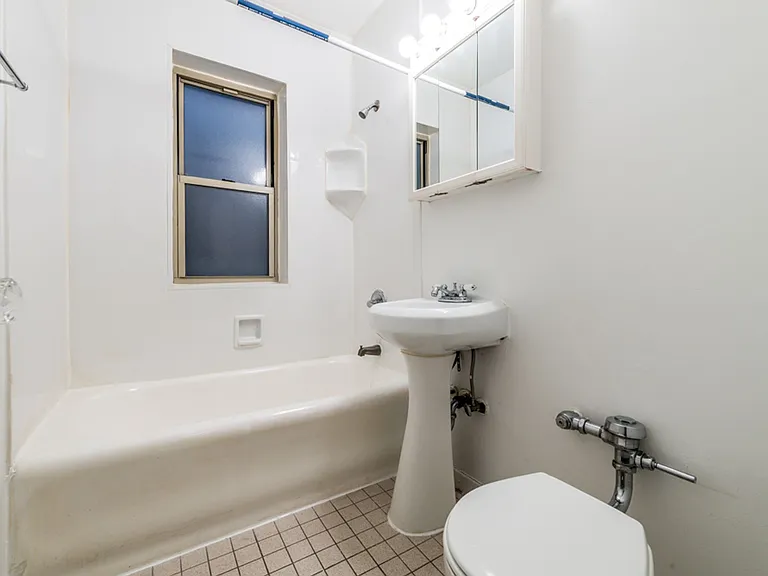 5957 W Madison — Photo 5