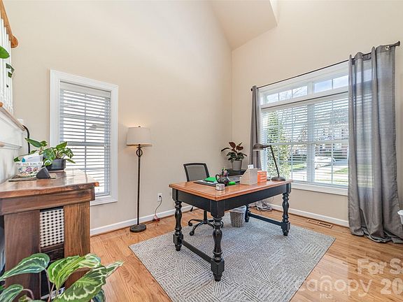 4th image of 3308 Grandeur Rd