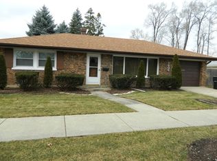 8605 Riverside Ave, Brookfield, IL 60513