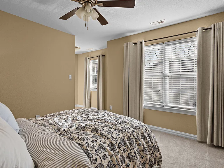 1025 Horton Pl — Photo 40