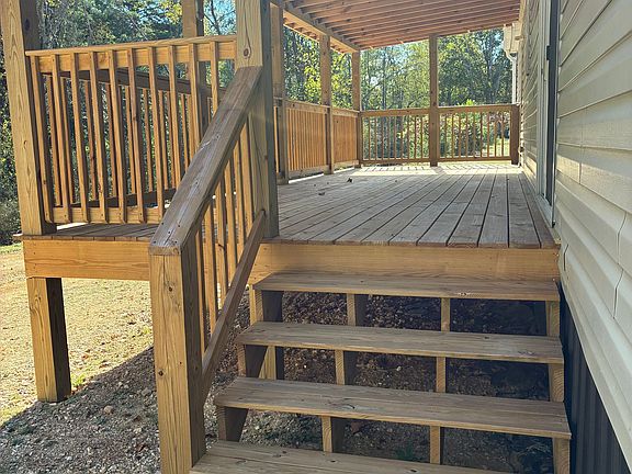 5th image of 524 Piney Creek Rd