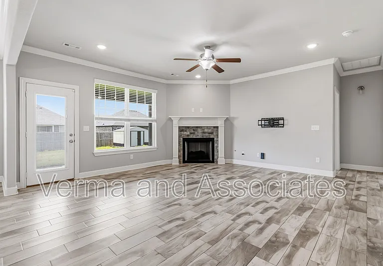931 E Skyline Loop — Photo 14