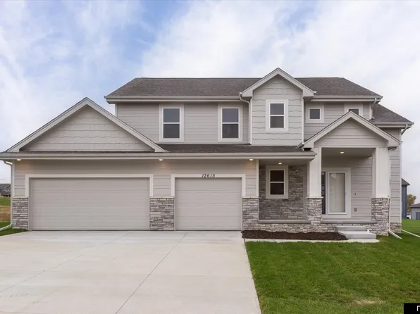 12615 Carpenter St, Omaha, NE 68138