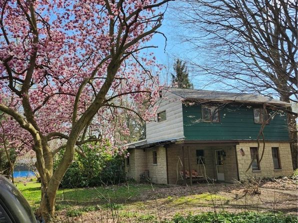 3970 Parklane Dr, Conneaut, OH 44030