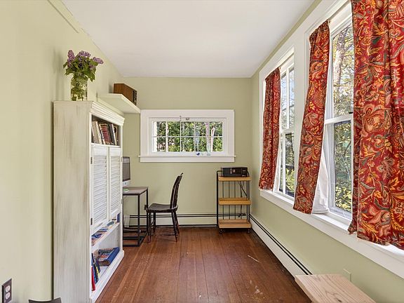 2nd image of 5 Hales Woods Road