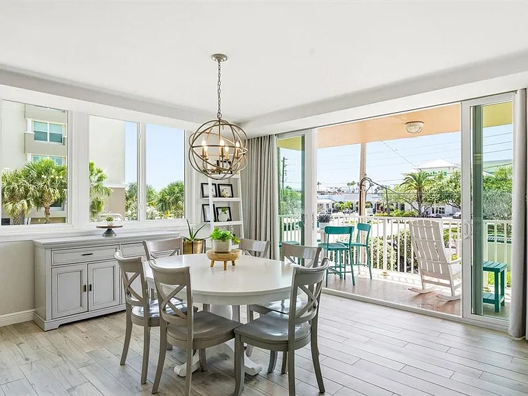 223 Island Way #2D — Photo 11