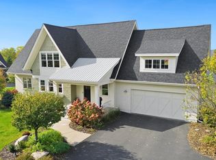 10144 Tapestry Hl, Lake Elmo, MN 55042