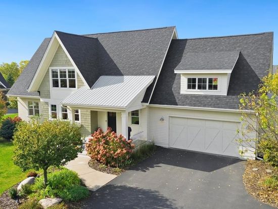 10144 Tapestry Hl, Lake Elmo, MN 55042