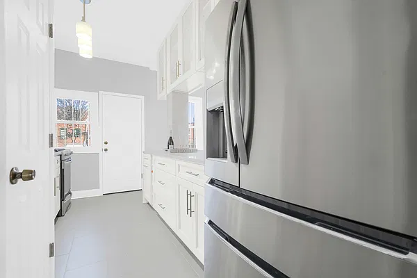 Sold by Mitra Hakimi Realty Group, LLC | media 19