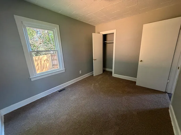 1120 Sparks Rd — Photo 14