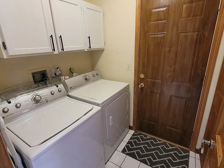 3885 Thornberry Way — Photo 9