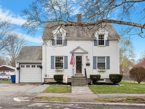 68 Gould St, Wakefield, MA 01880