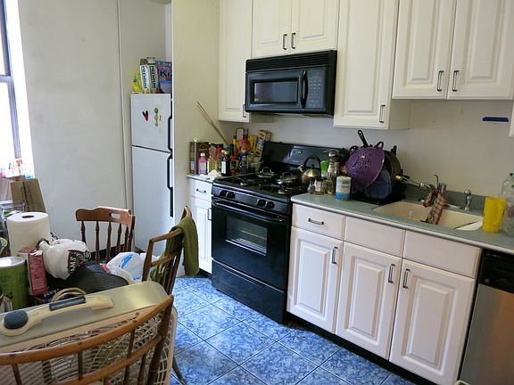 4th image of 401 W 53rd St APT 2A