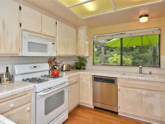 2nd image of 1101 Sunnyside Dr