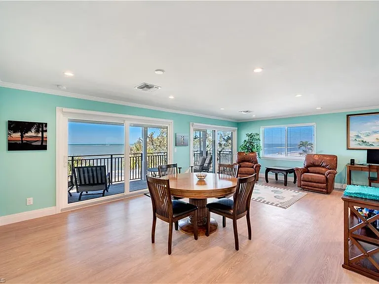 1065 Gulf Shore Blvd N #201 — Photo 5