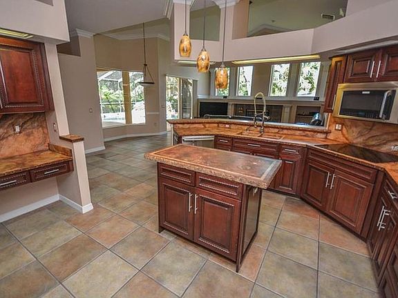 5th image of 5103 Sylvan Oaks Dr