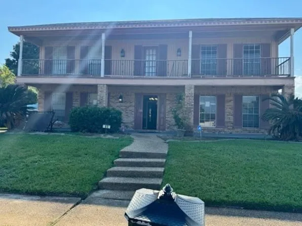 83 Yellowstone Dr, New Orleans, LA 70131