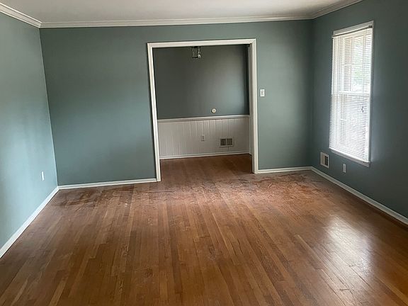 3rd image of 432 Blackwood Dr