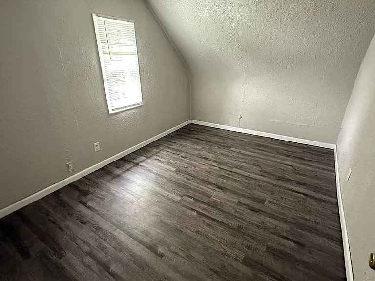 424 E Lake St — Photo 7