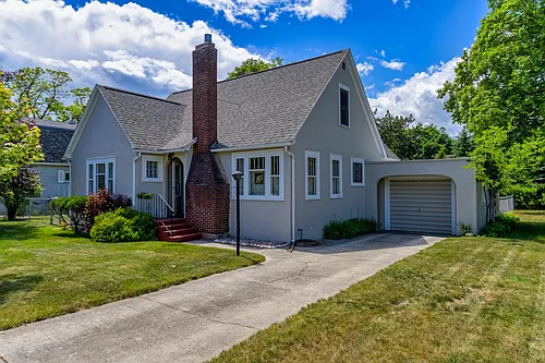 1705 S Higgins Ave Photo 1