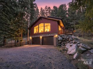 23 Landale Ln, Cascade, ID 83611