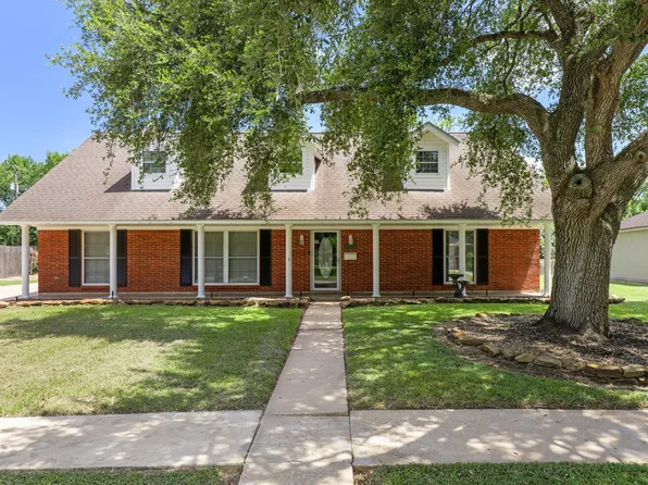 2025 Tupperlake Ln, Bay City, TX 77414
