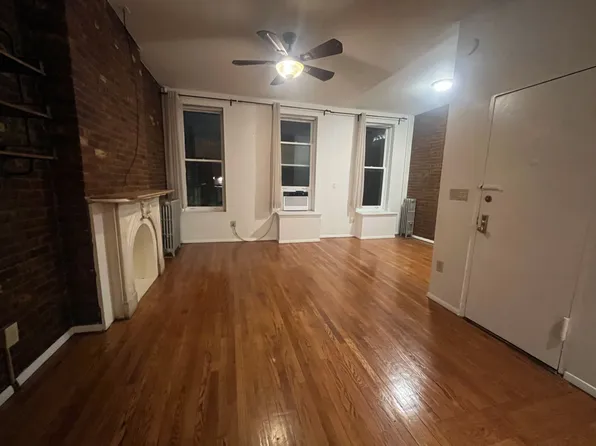 42 Henry Street image 1 of 13