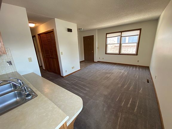 3rd image of 402-408 E North St #5b69476a7