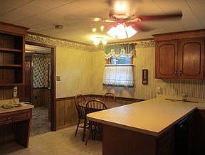 2nd image of 302 River Dr