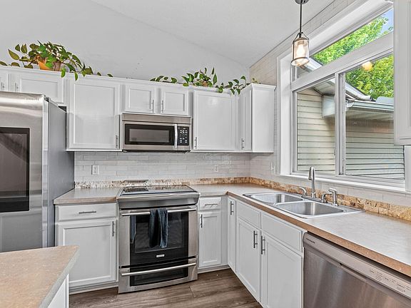 5th image of 9243 Goodrich Dr