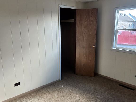 4th image of 117 E 4th St