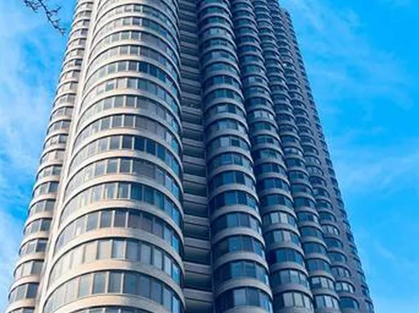 330 East 38th Street image 1 of 12