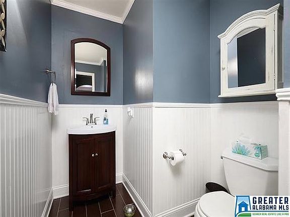 Powder room main level 