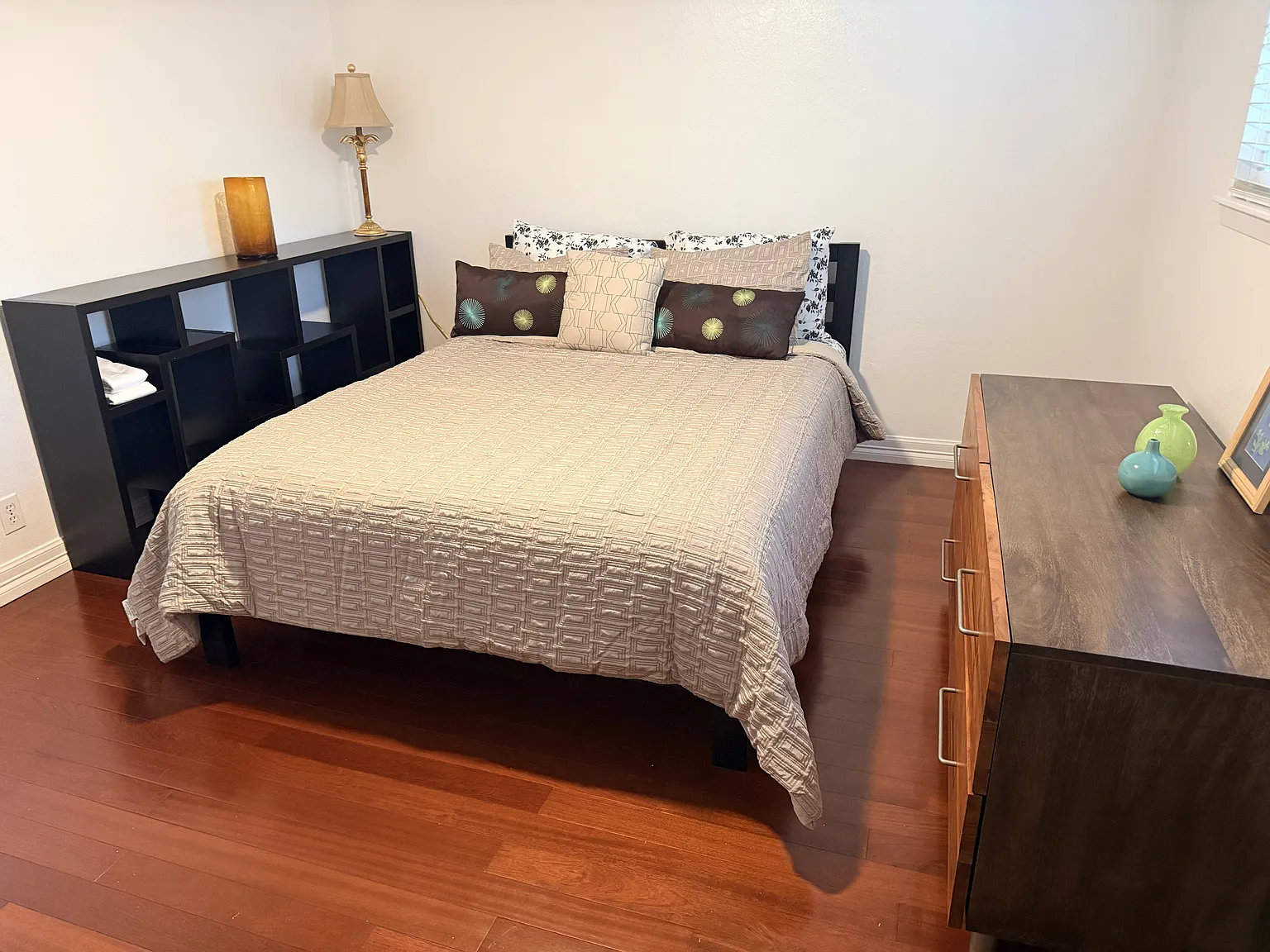 5 bed, 3332 sqft, $8,500 — Photo 2