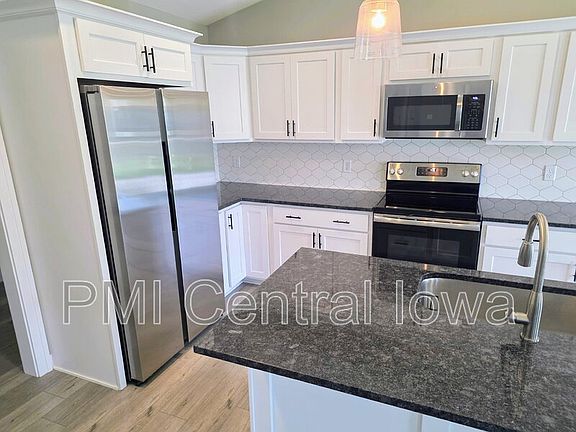 5th image of 701 Bradford Dr