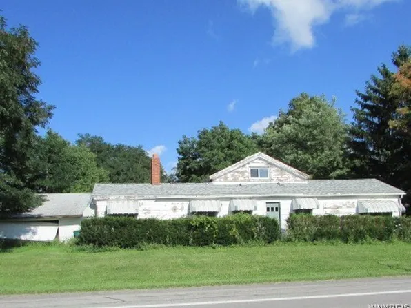 1575 Perry Rd, Pavilion, NY 14525