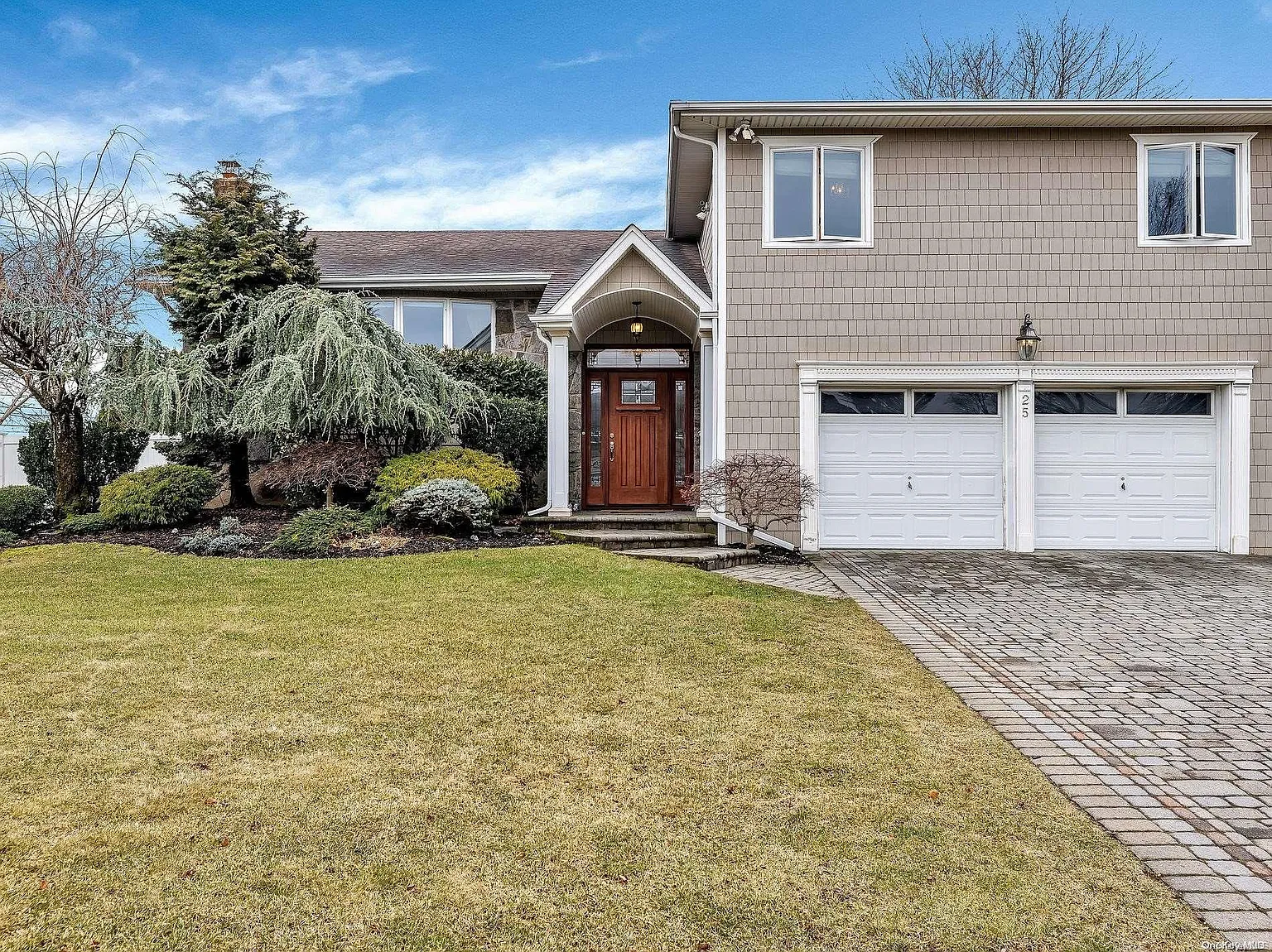 25 Tioga Drive photo 1