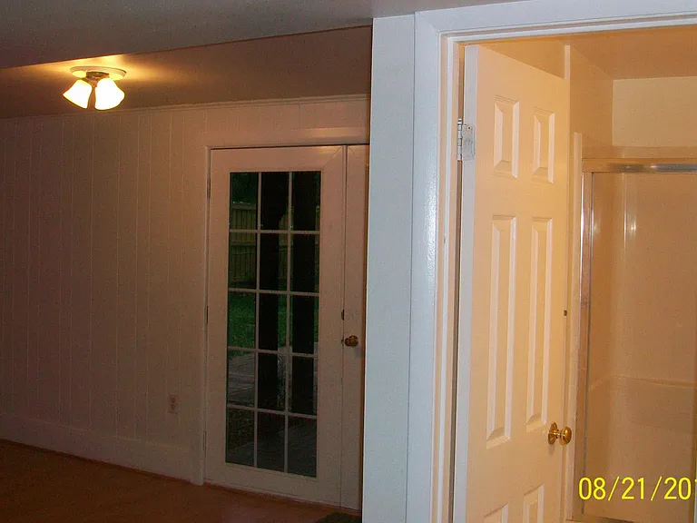 4419 Kentmore Dr — Photo 15