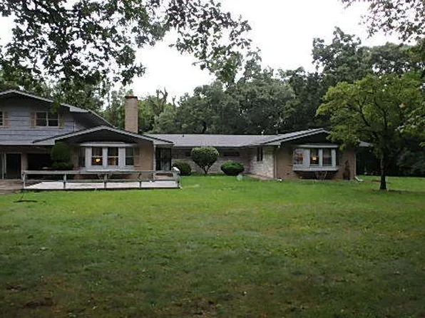 100 Thorn Creek Dr, Park Forest, IL 60466