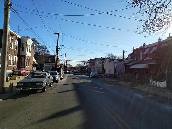 5th image of 1416-18 N 61st St