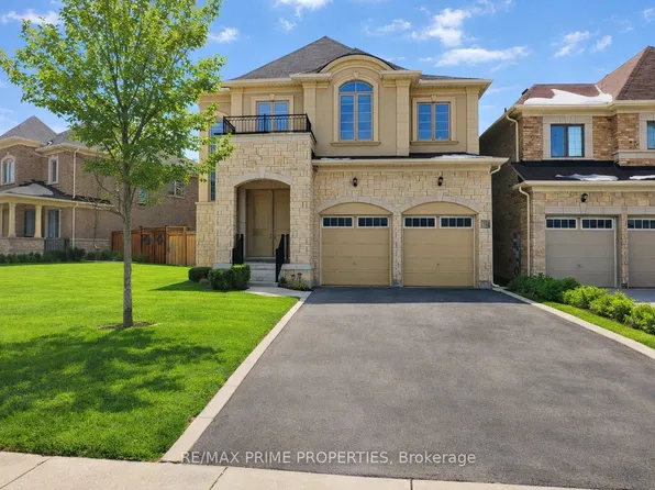 853 Harry Douglas St, Newmarket, ON L3X 0K2