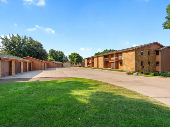 300 E 25th St Unit 9, Yankton, SD 57078